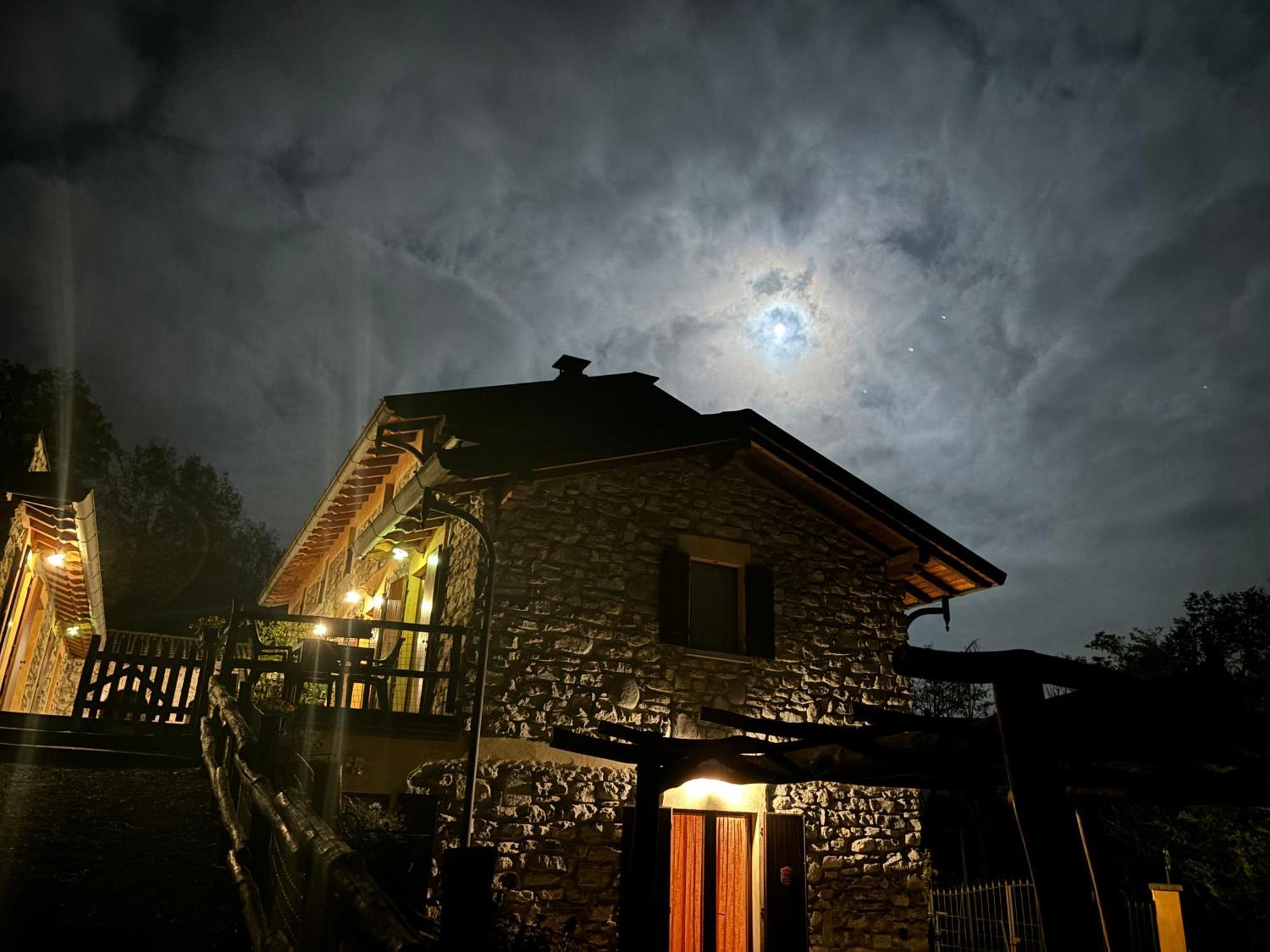 Agriturismo Il Talento Nella Quiete Castiglione dʼIntelvi Kültér fotó